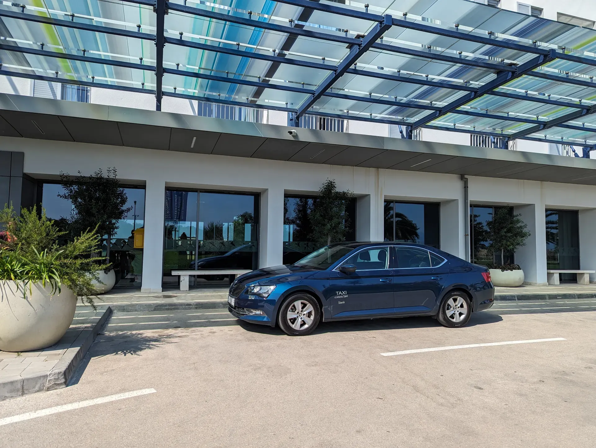 Taxi Zadar to Split Airport: TAXI Antonio's Škoda Superb on the Dalmatian coast